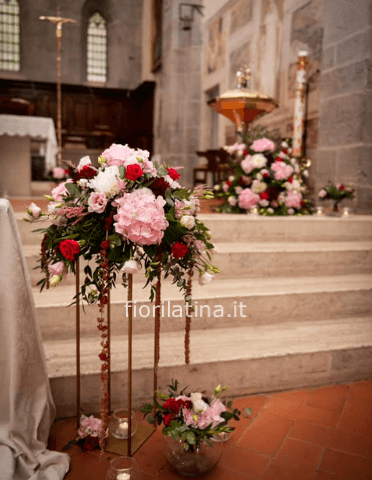 ADDOBBO SPOSA COMPLETO DI 8 COMP. FORMA BANCHI,E , 2 2 ALTARE E DUE SPOSI