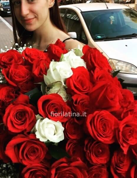 Bouquet di Rose Rosse a Stelo Corto