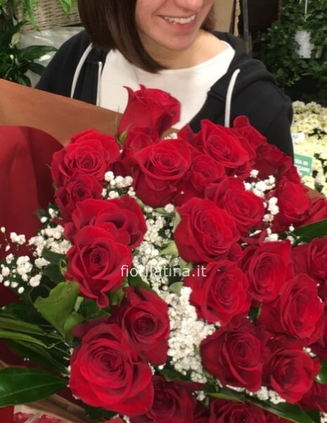 Bouquet di rose rosse a gambo corto