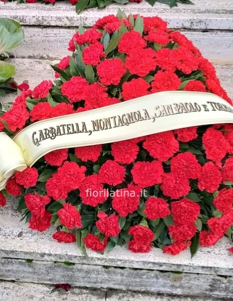 Cuore di garofani rossi | Funebre